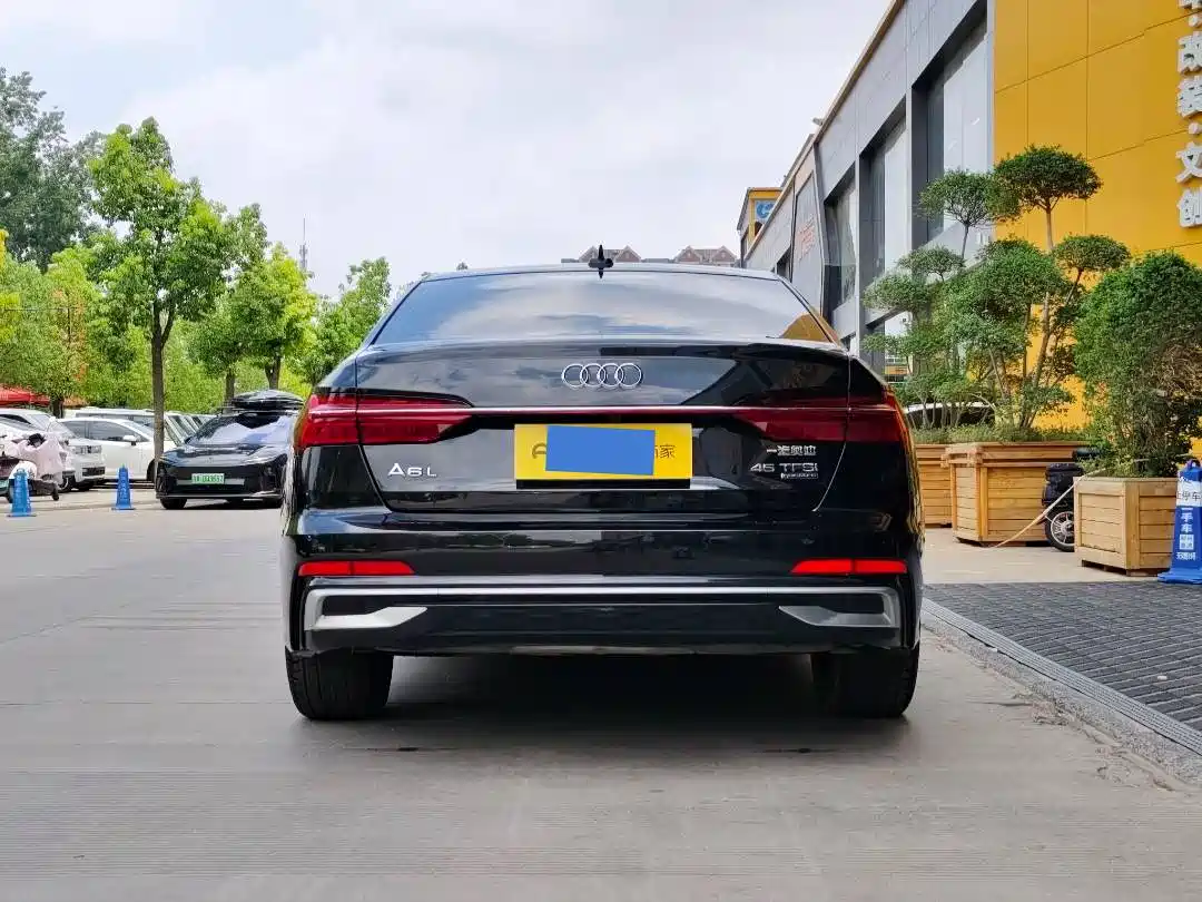Audi A6L 2023 45 TFSI Premium Selection Dynamic фото 5