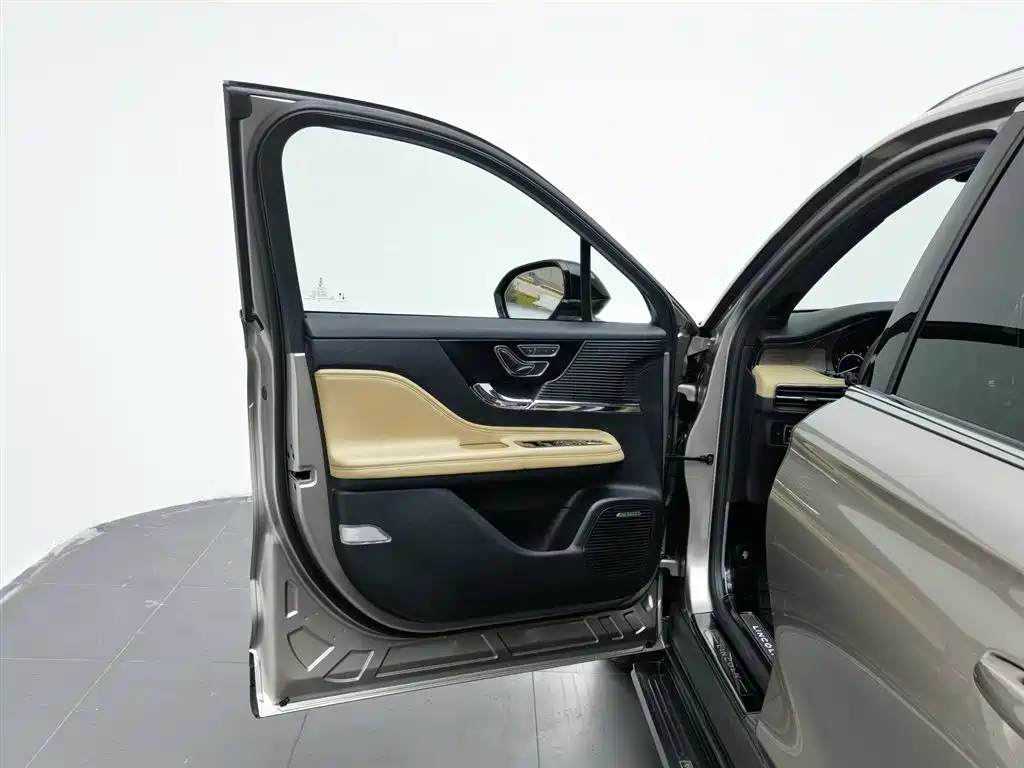 Lincoln Adventurer 2020 2.0T 4WD Premium Elegance Edition фото 8