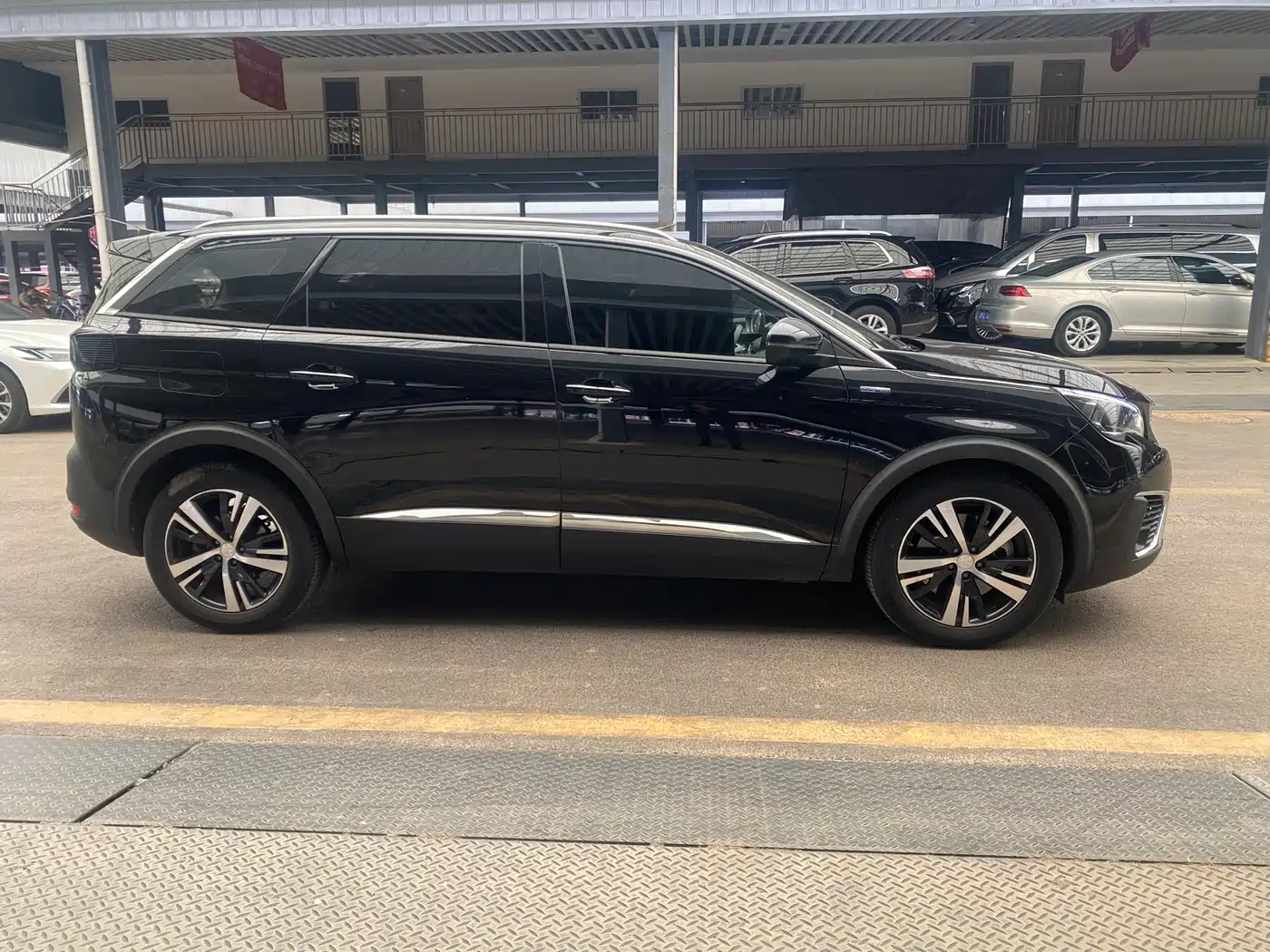 Peugeot 5008 2017 350THP 7-seat Elite Edition фото 4