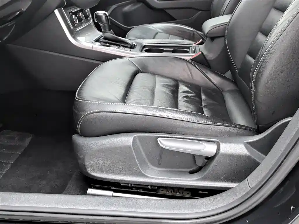 Volkswagen Passat 2017 280TSI DSG Elegance фото 20