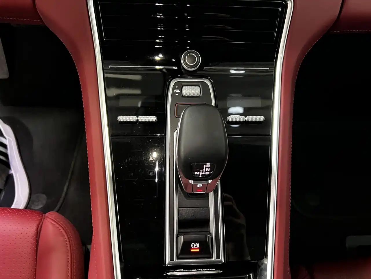 Porsche Panamera 2023 Panamera 4 Executive Long Wheelbase 2.9T фото 17