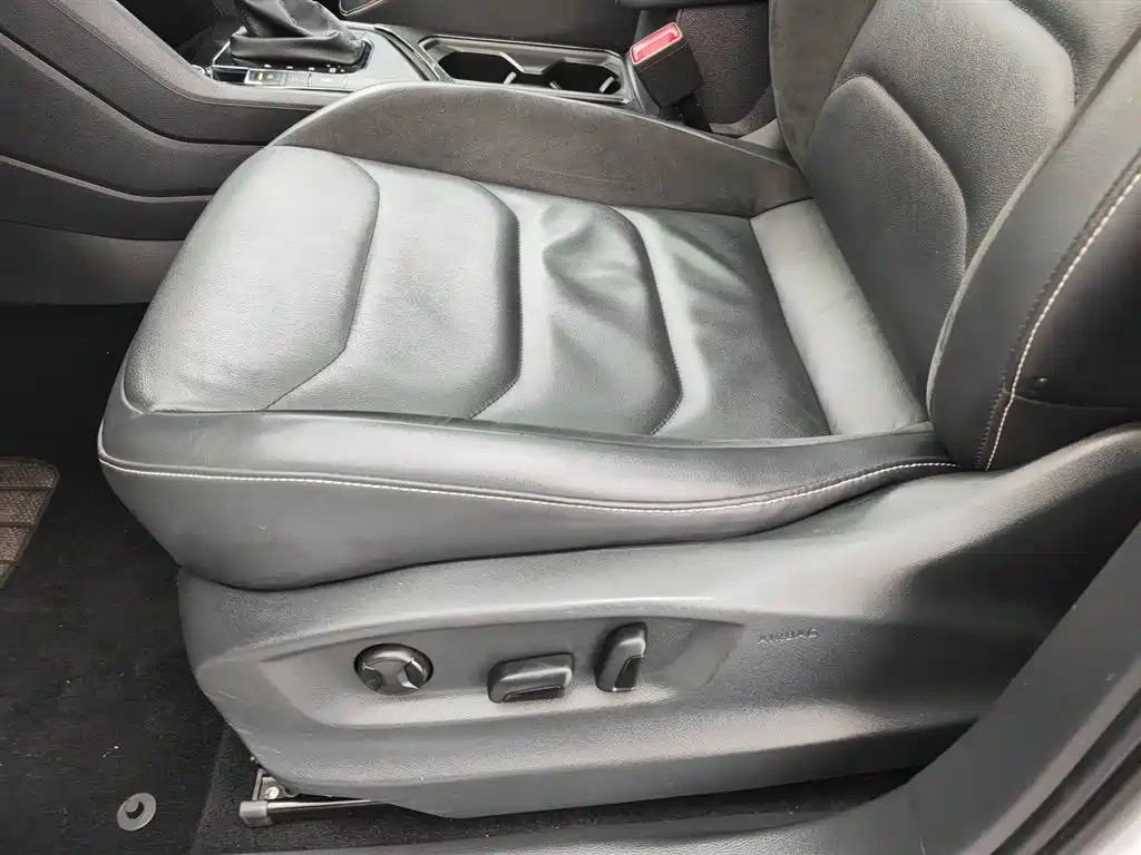 Volkswagen Tiguan L 2017 380TSI Automatic 4WD Luxury Edition фото 20