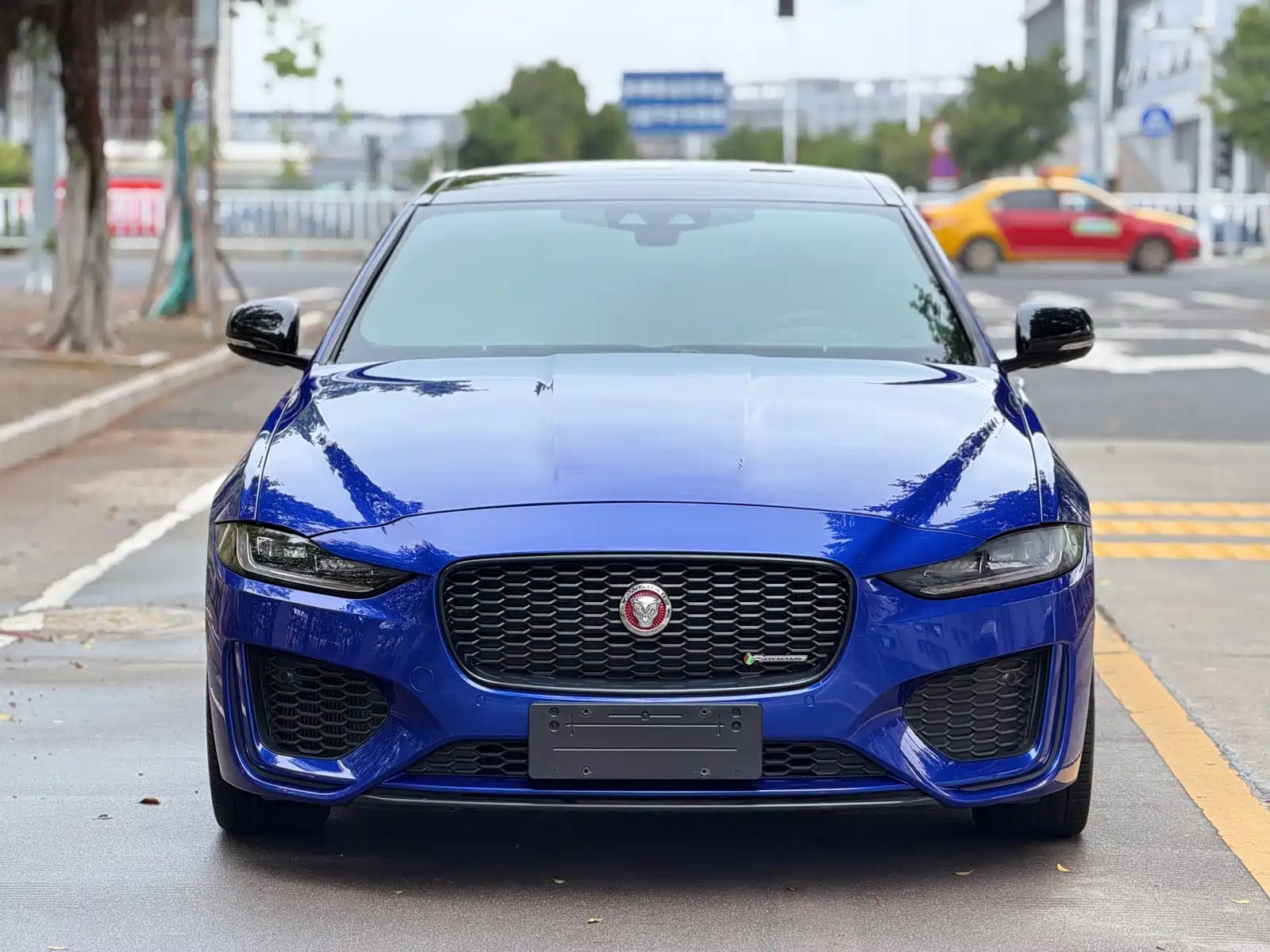 Photo 2 - Jaguar XEL