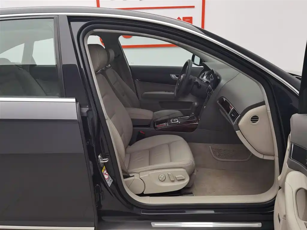 Audi A6L 2010 2.4L Comfort фото 23