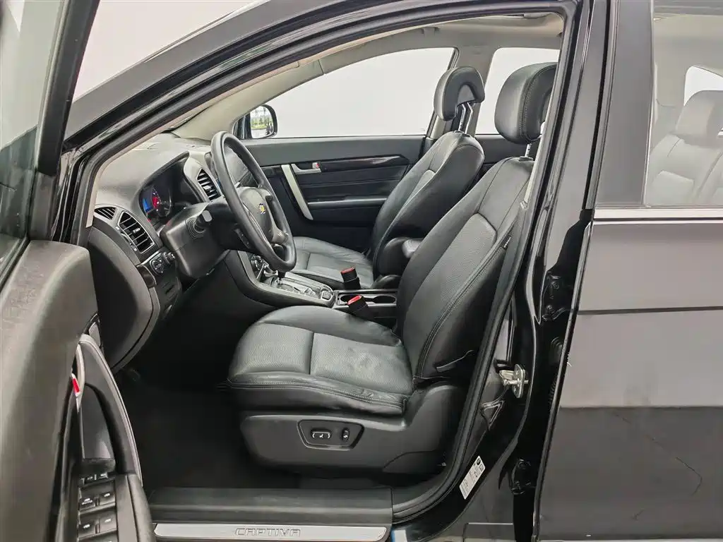 Chevrolet Captiva 2017 2.4L 2WD Luxury Edition 7-Seater фото 10
