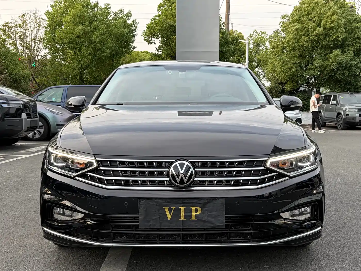 Volkswagen Magotan 2023 2 Million Units Anniversary Edition 330TSI DSG Leading Type фото 2