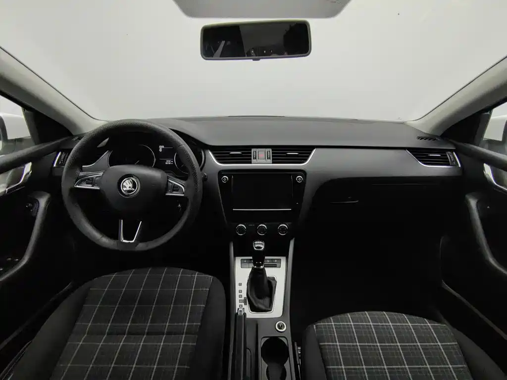 Фото 5 - Škoda Octavia
