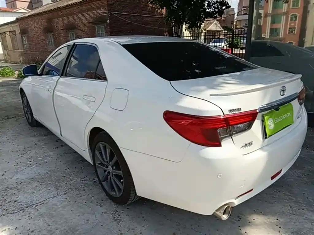 Toyota Reiz 2013 2.5V Elite Edition фото 5