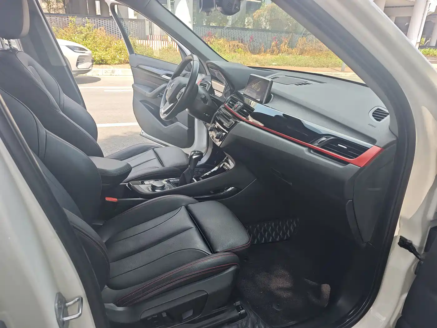 BMW X1 2016 xDrive20Li Luxury Model фото 11