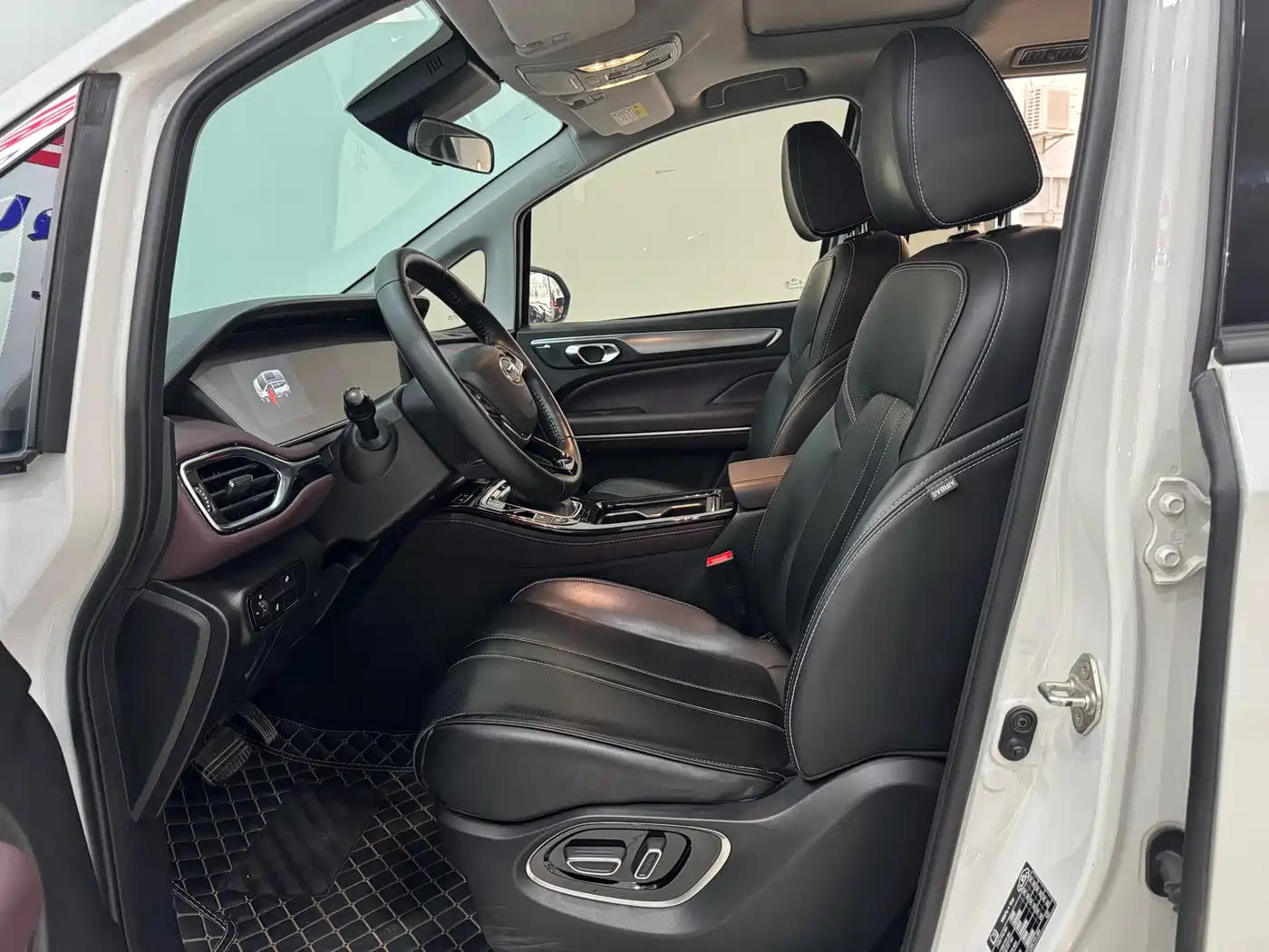 GAC Trumpchi Trumpchi M6 2023 PRO 270T DCT Luxury Edition фото 4