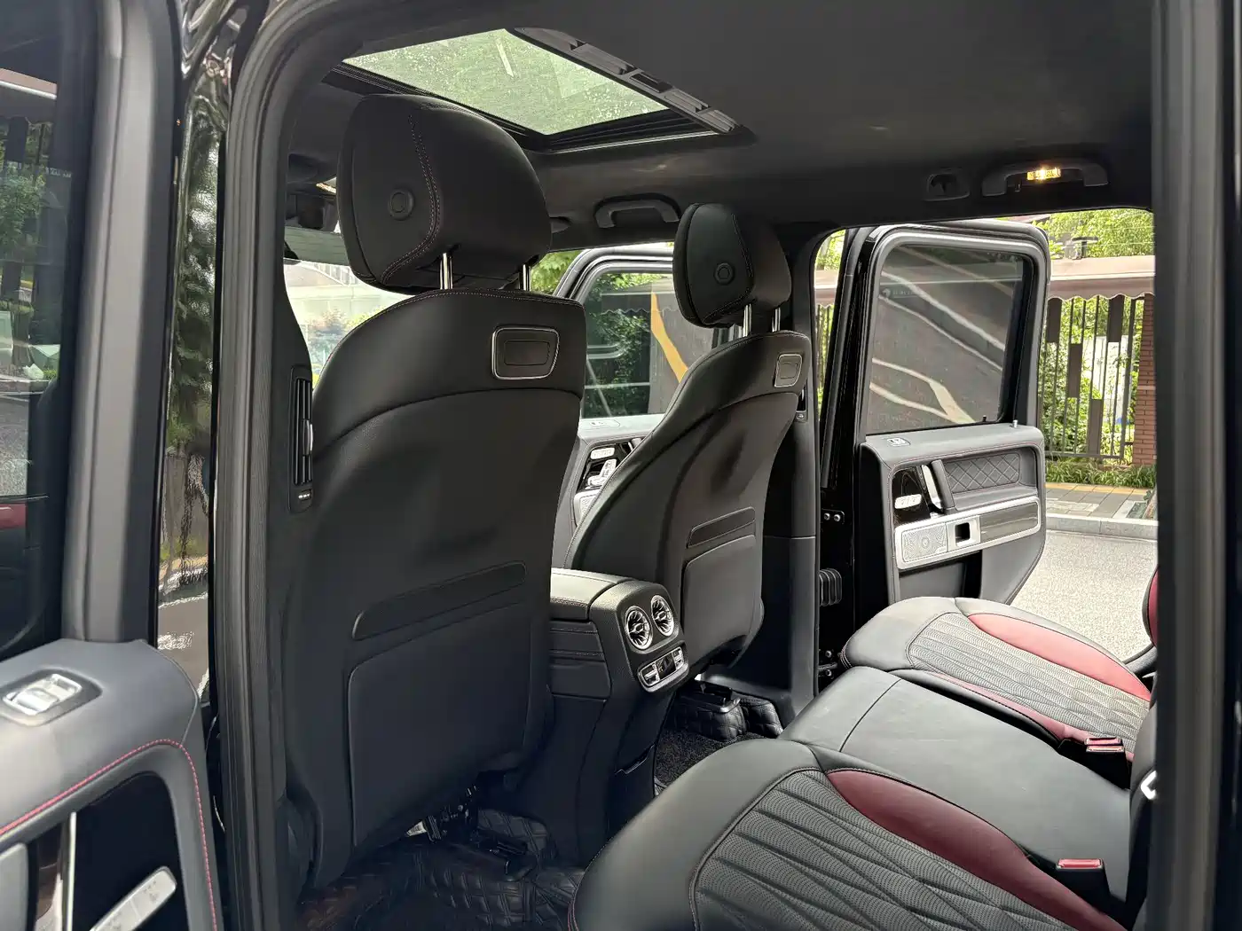 Mercedes-Benz G-Class 2023 G 500 фото 14