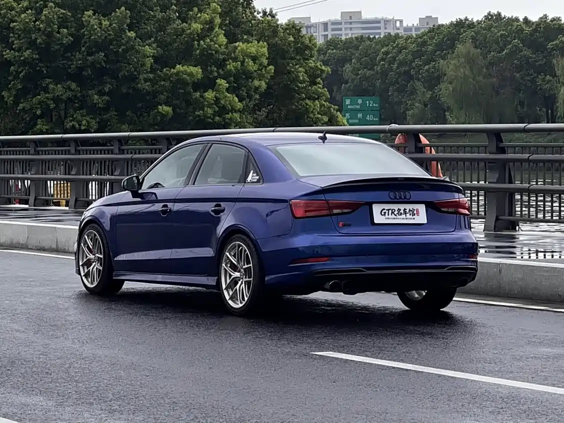 Photo 10 - Audi S3