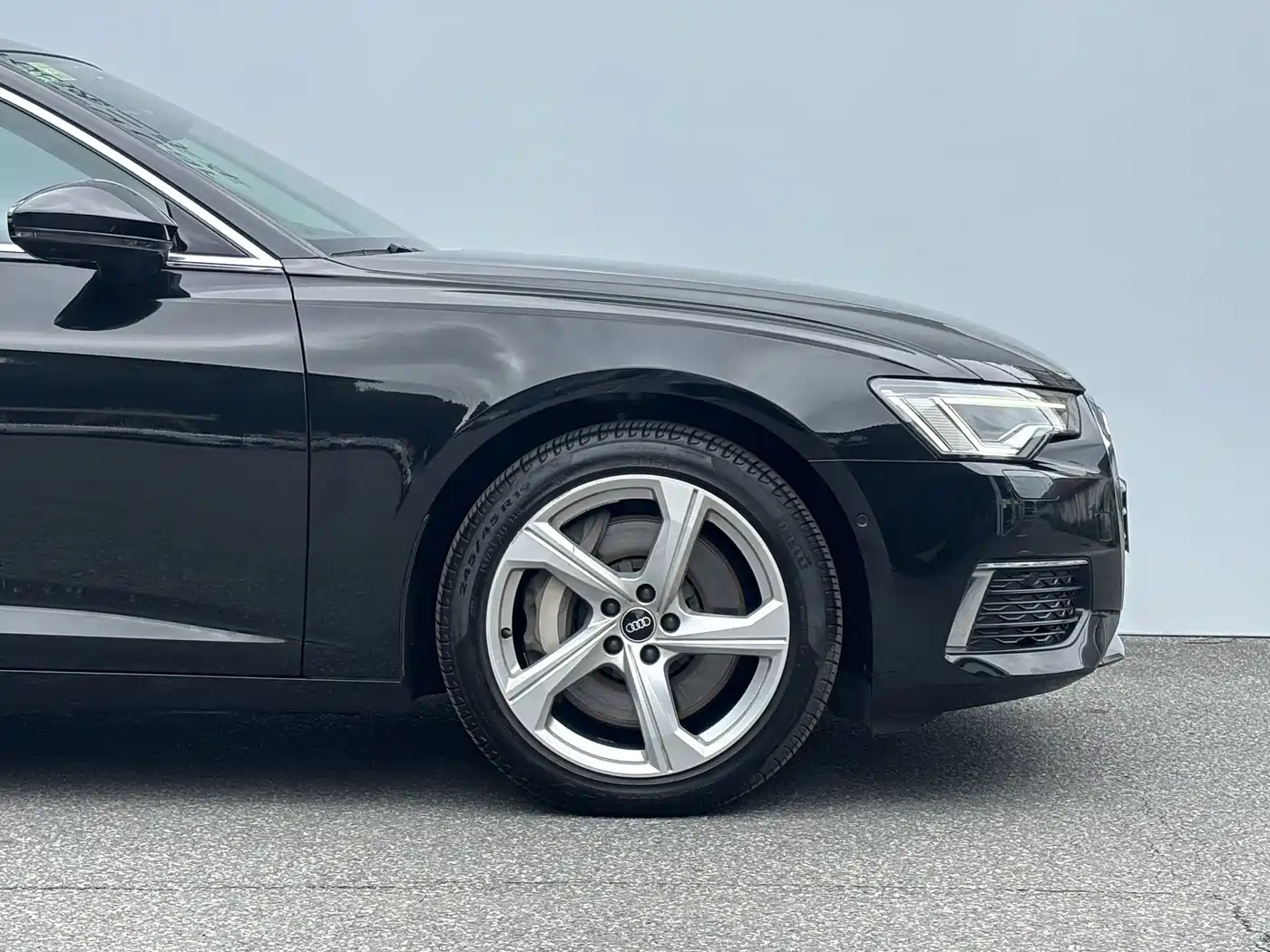 Фото 6 - Audi A6L