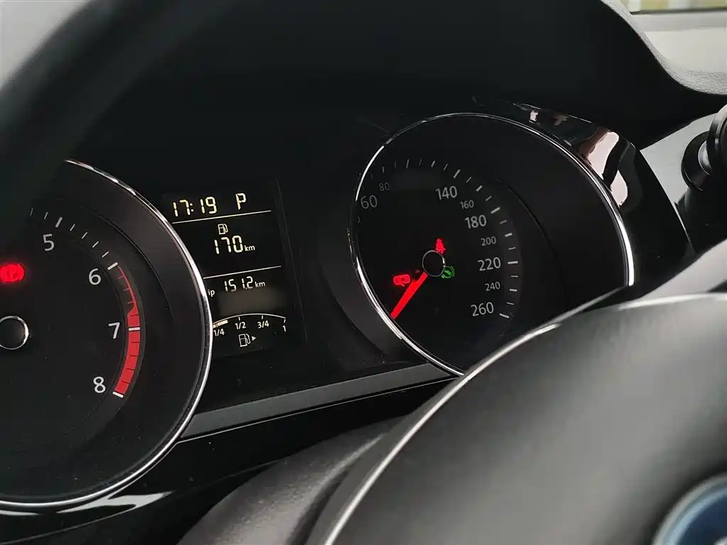 Volkswagen Sagitar 2018 1.6L Automatic Comfort фото 4