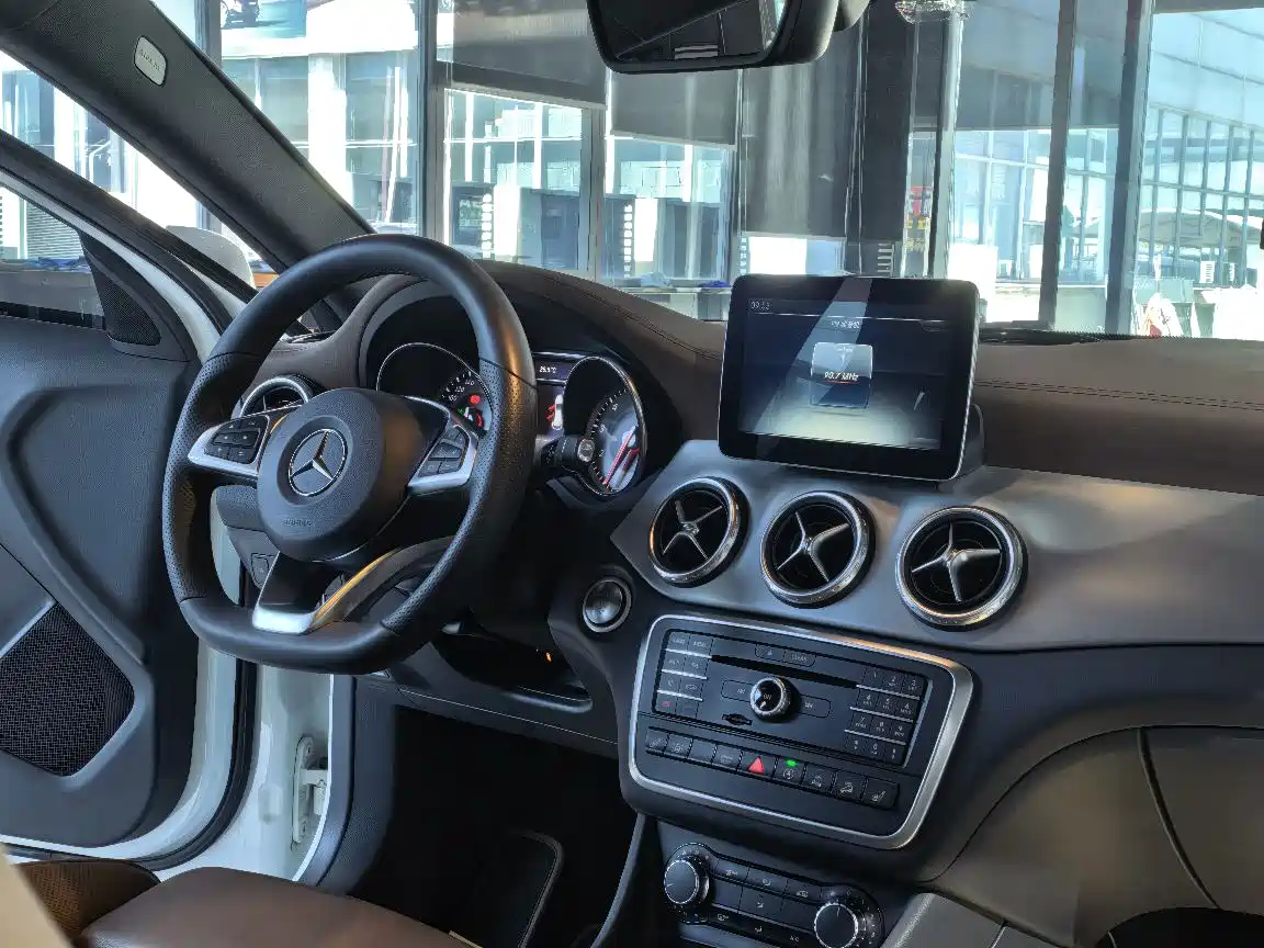 Mercedes-Benz GLA 2016 GLA 260 4MATIC Sport фото 5