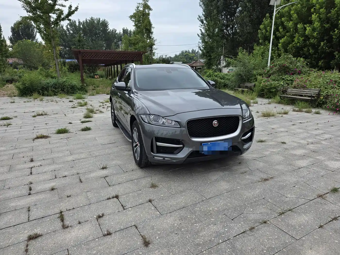 Jaguar F-PACE 2016 2016 2.0T FWD R-Sport Edition