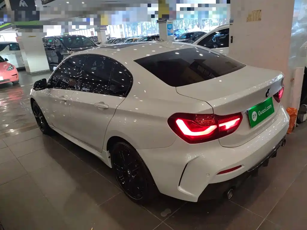 BMW 1 Series 2023 125i M Sport Shadow Edition фото 23