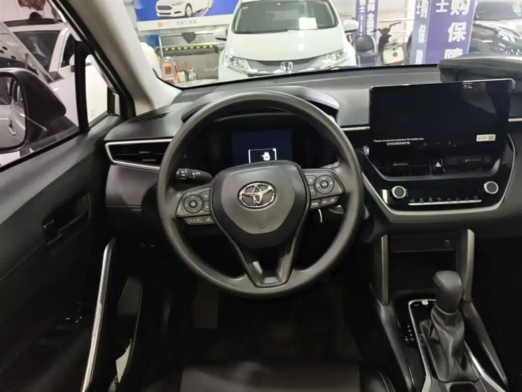 Toyota Corolla Cross 2022 2.0L Premium Edition фото 17