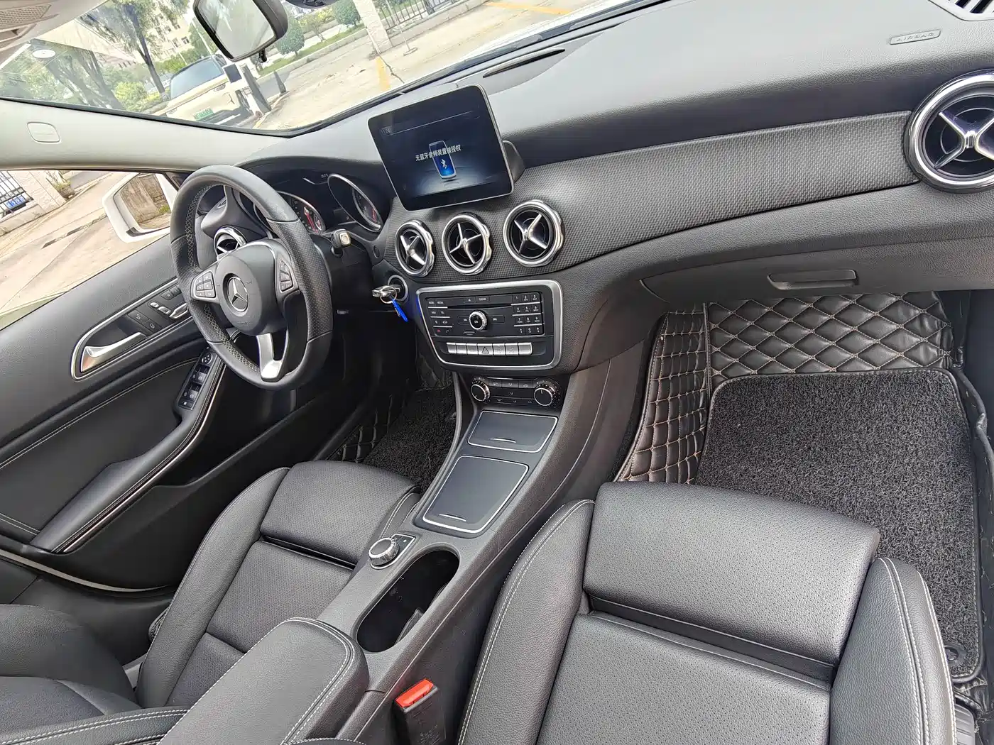 Mercedes-Benz GLA 2017 GLA 200 Dynamic фото 13