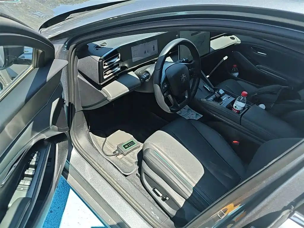 BYD Qin L 2025 DM-i Smart Drive Edition 120KM Excellence Type фото 16