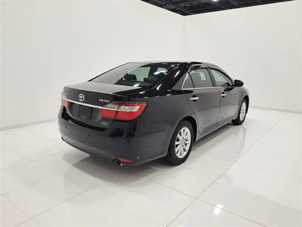 Toyota Camry 2015 2.0G Leading Edition фото 7