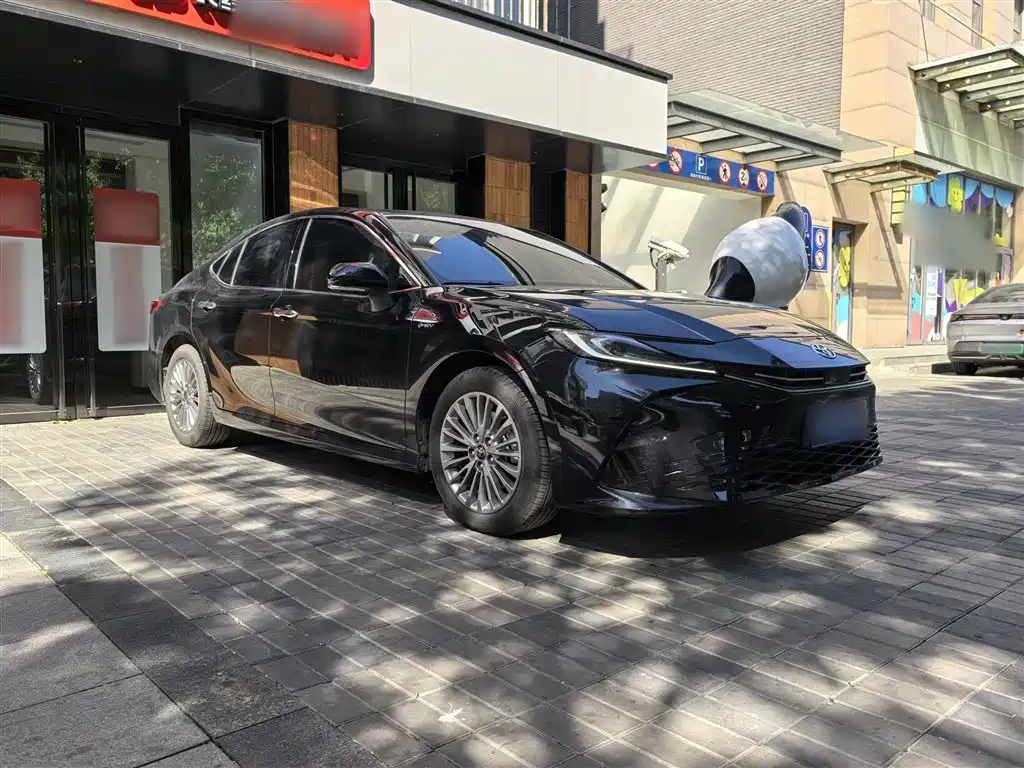 Toyota Camry 2024 Hybrid 2.0HGVP Luxury Edition фото 9