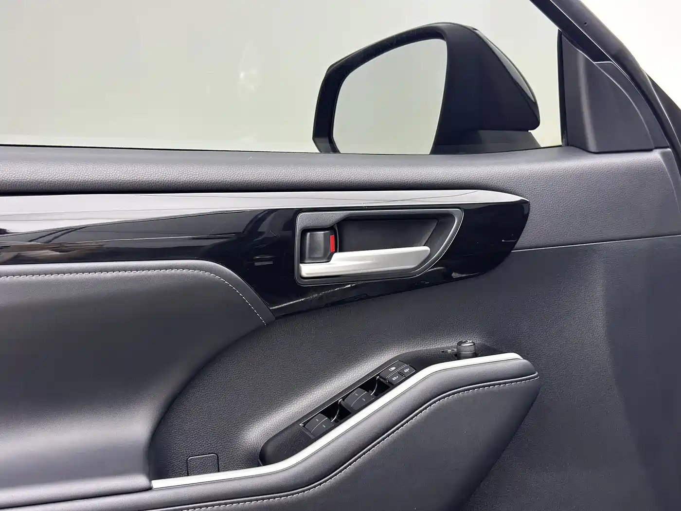Toyota Highlander 2022 380T 4WD Premium 7-Seater фото 12