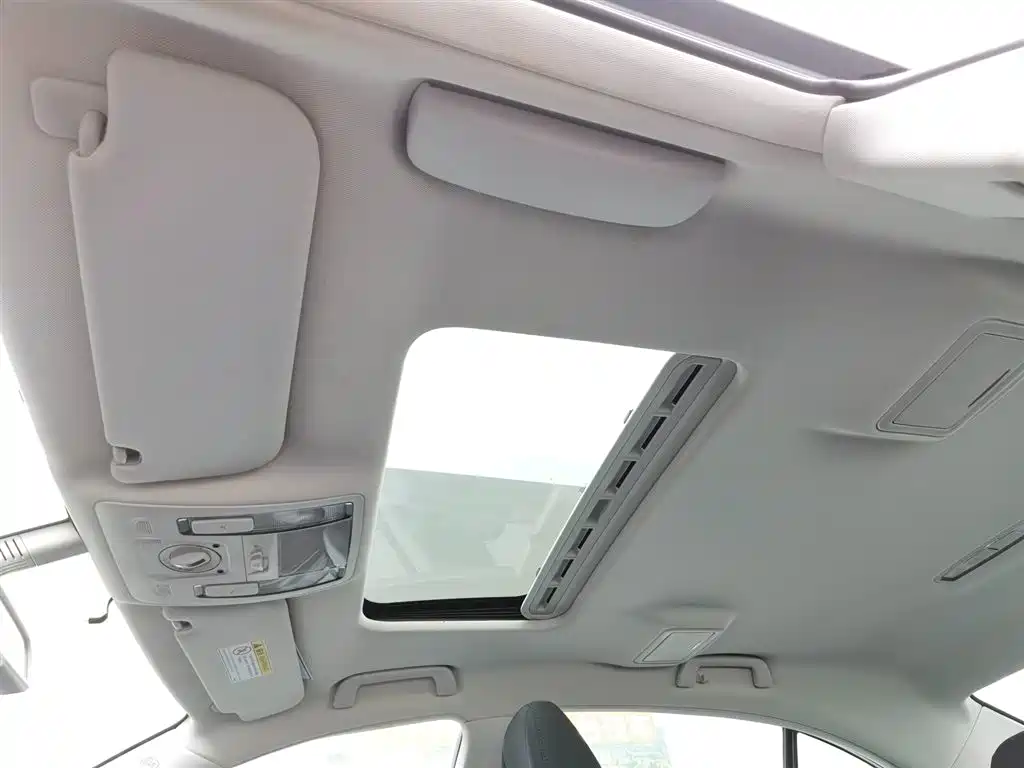Hongqi H7 2019 1.8T Comfort Edition фото 21