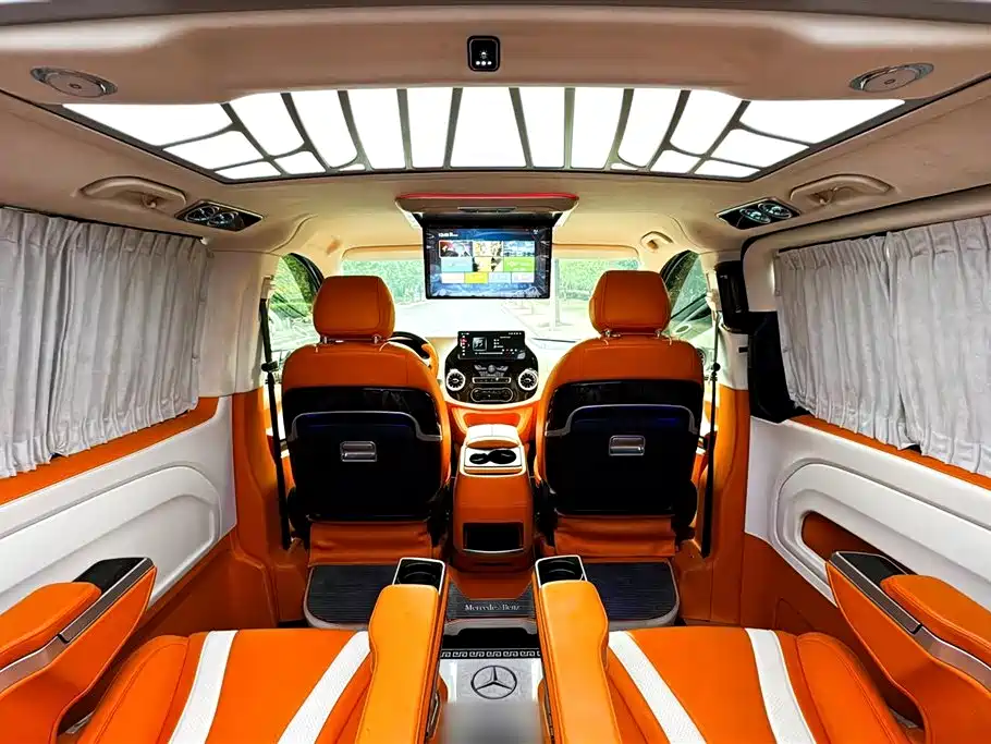 Mercedes-Benz Vito 2023 2.0T Elite 7-Seater фото 19