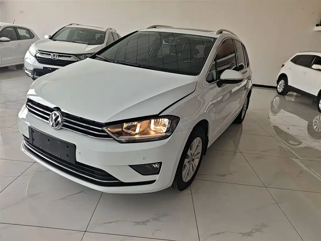 Volkswagen Golf Sportsvan 2016 230TSI Automatic Progressive фото 2