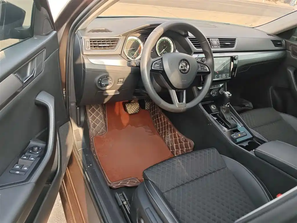Škoda Superb 2018 TSI330 DSG Comfort Edition China V фото 16