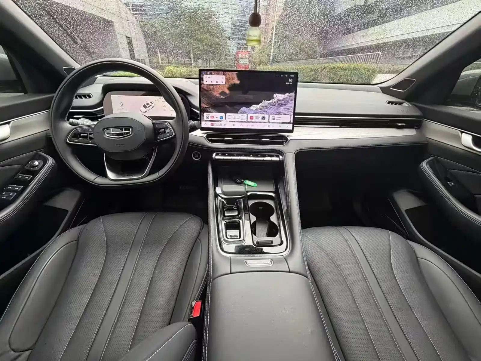 Фото 8 - Geely Preface