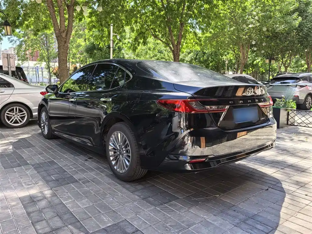 Toyota Camry 2024 Hybrid 2.0HGVP Luxury Edition фото 10