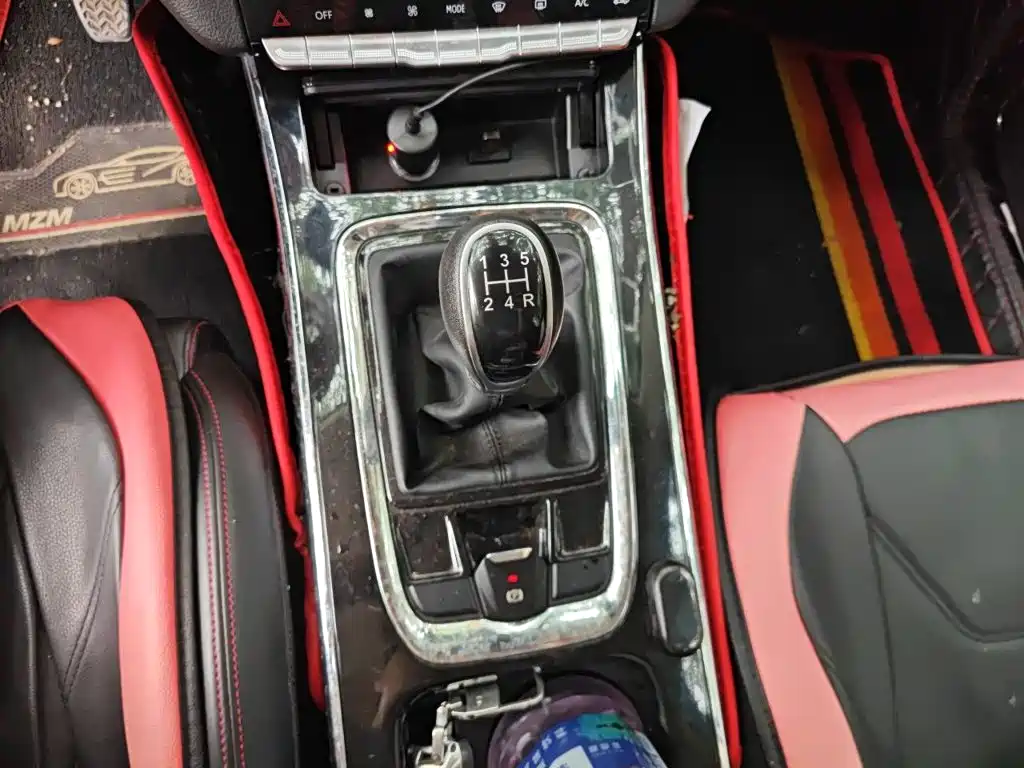 SWM Motor SWM G05 2020 2019 2.0L Manual Luxury Model