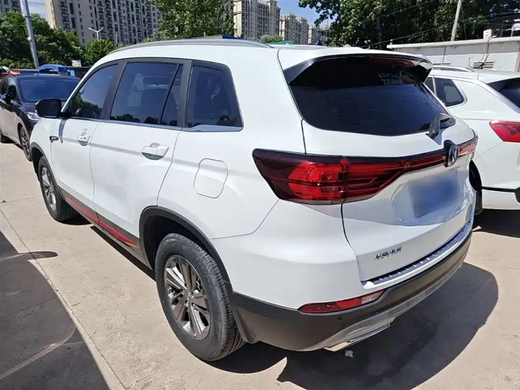Фото 5 - Changan CS75