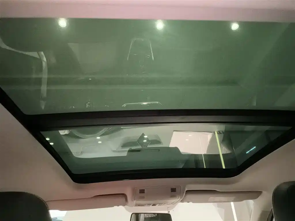 Volkswagen T-Cross 2019 1.5L Automatic Comfort Edition фото 14
