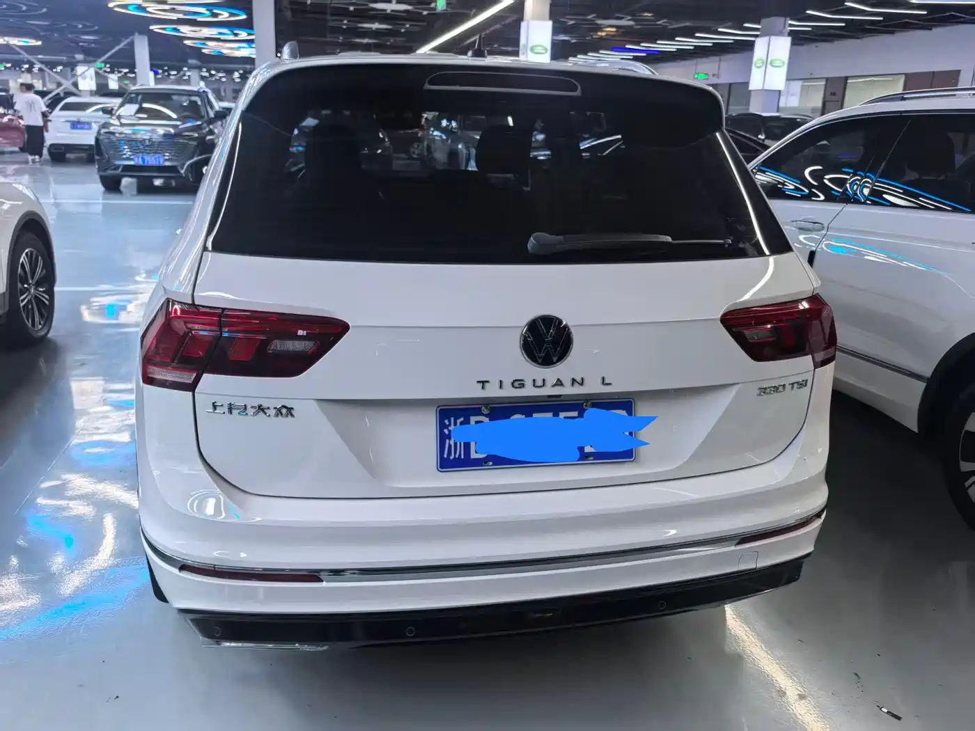 Volkswagen Tiguan L 2021 330TSI Automatic 2WD R-Line Premium фото 18
