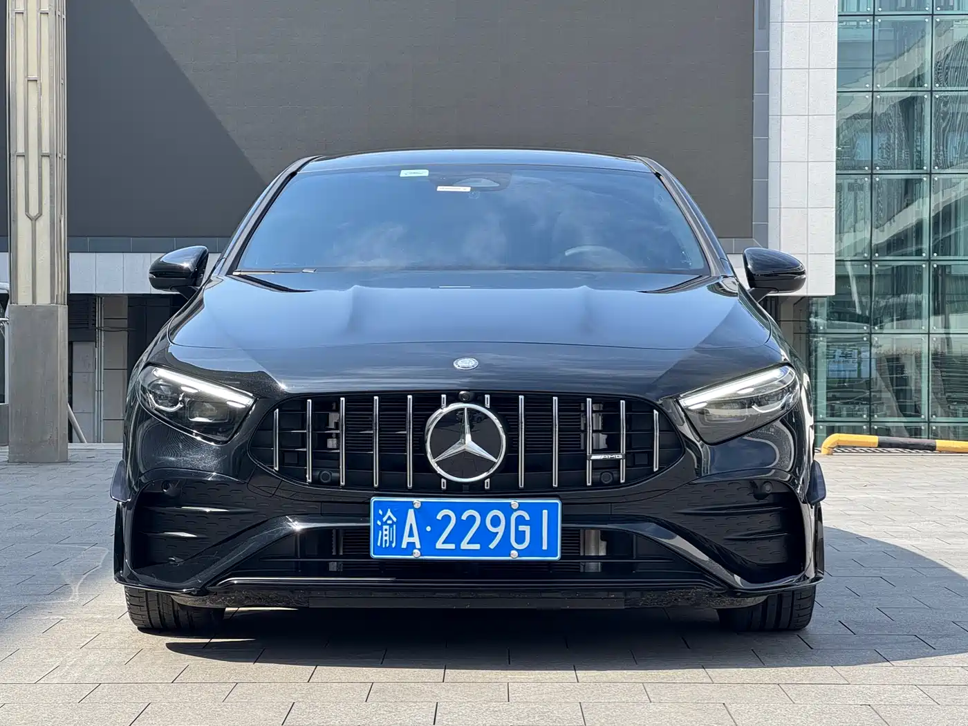 Mercedes-Benz A-Class AMG 2024 AMG A 35 L 4MATIC фото 3