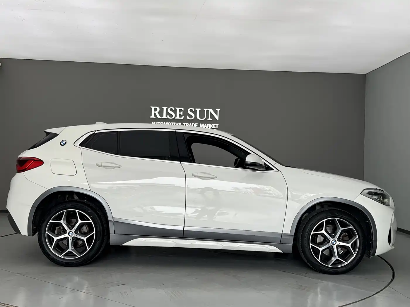 BMW X2 (Import) 2019 sDrive20i M Off-Road Package China VI фото 5