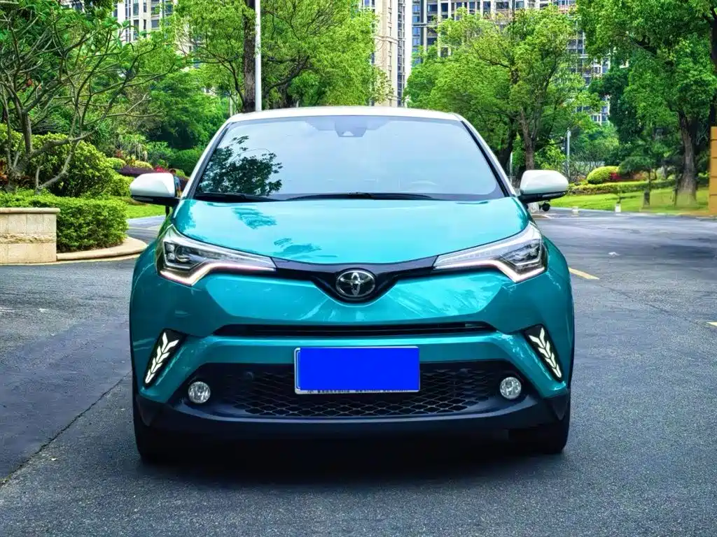 Toyota C-HR 2018 2.0L Luxury Edition China V фото 2