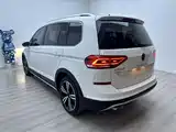 Photo 3 - Volkswagen Touran