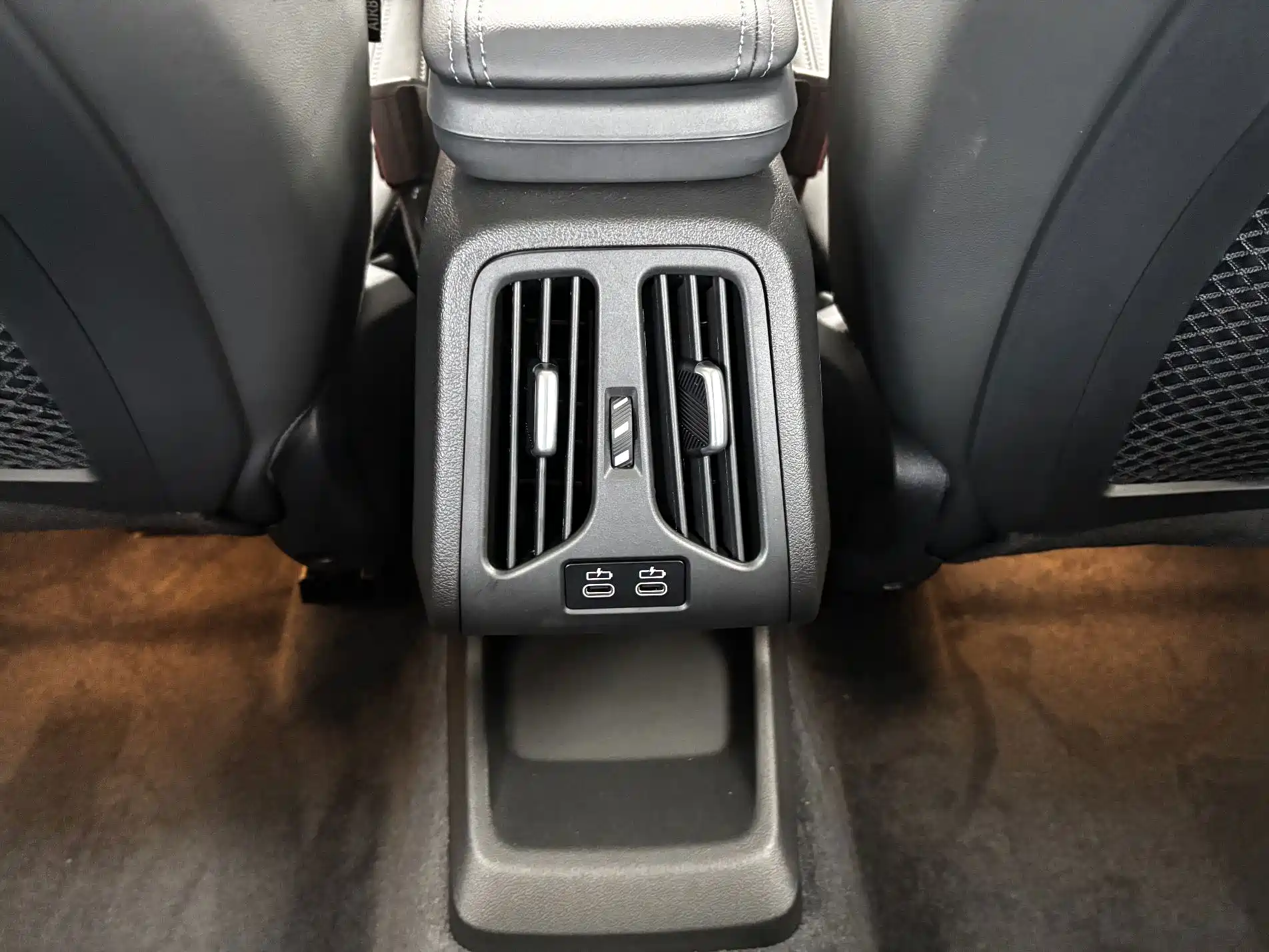 Фото 22 - BMW X1