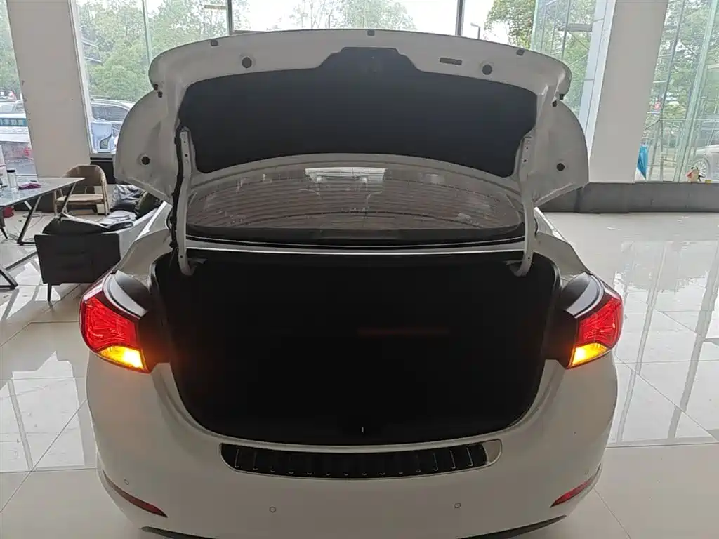 Hyundai Langdong 2016 1.6L Automatic Premium Edition фото 19