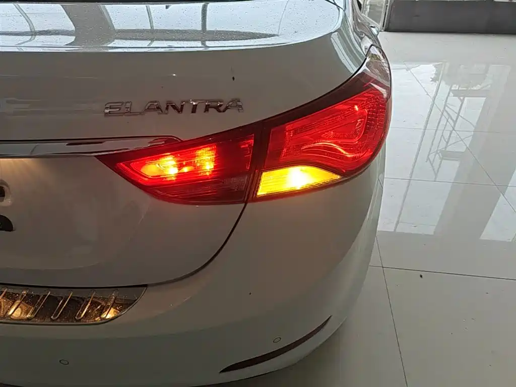 Hyundai Langdong 2016 1.6L Automatic Premium Edition фото 8