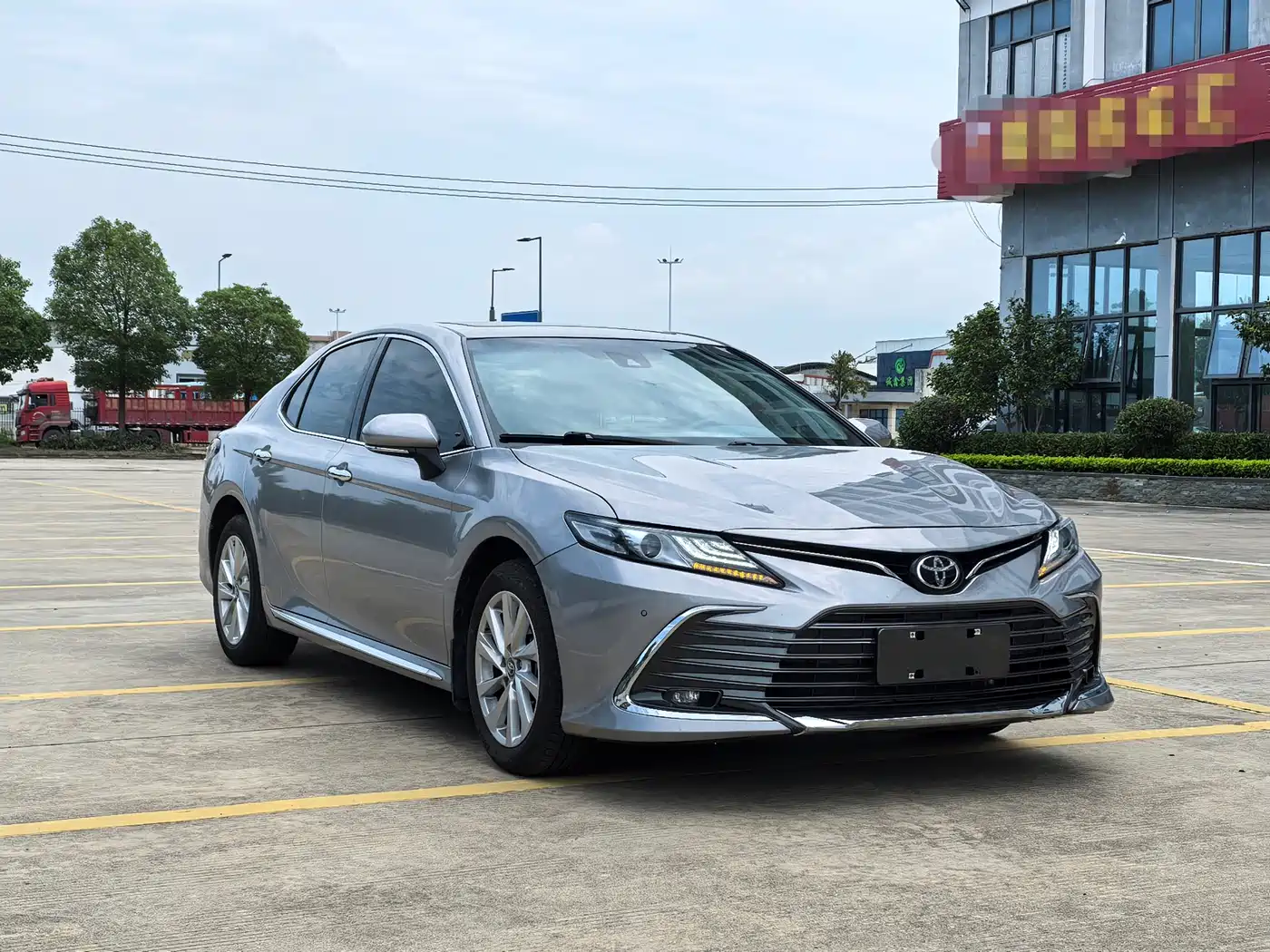 Toyota Camry 2023 2.0G Luxury Edition фото 3