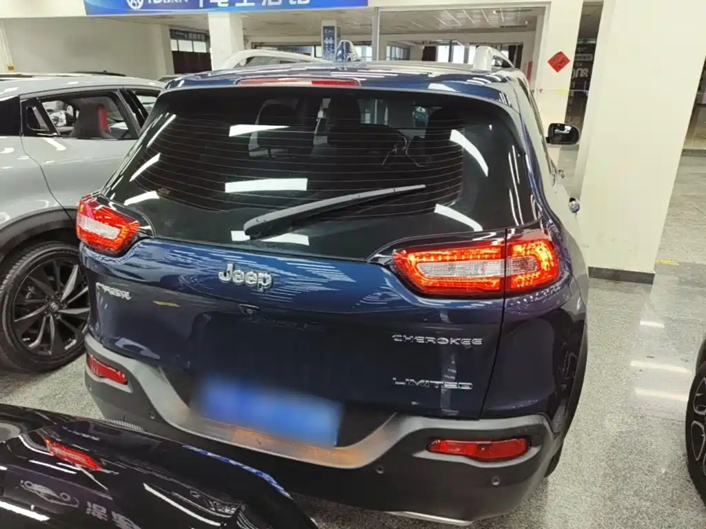 Jeep Cherokee 2020 2020 2.0L 2WD Classic Sport Edition