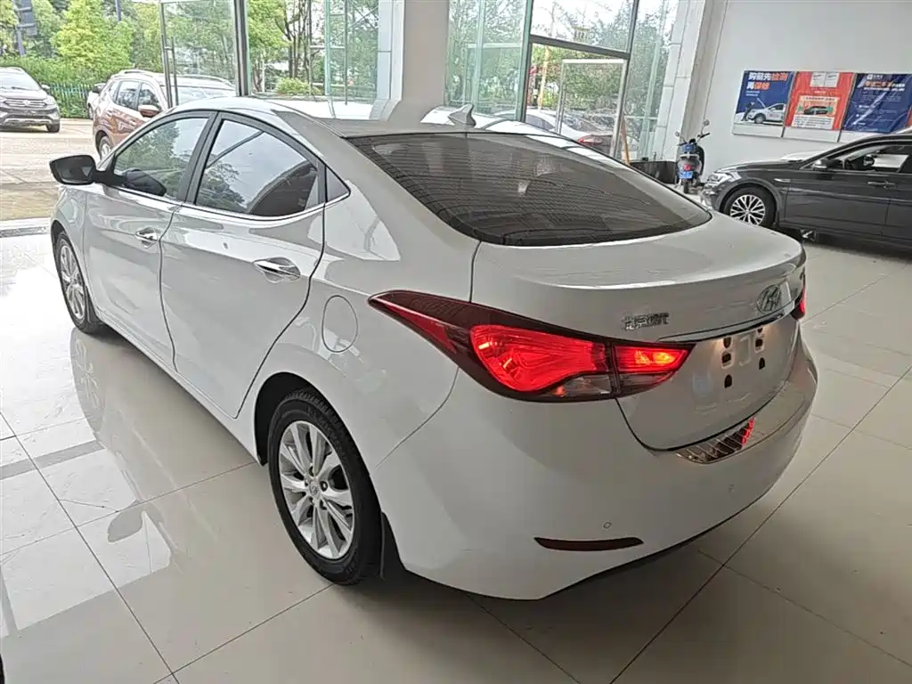 Hyundai Langdong 2016 1.6L Automatic Premium Edition фото 5