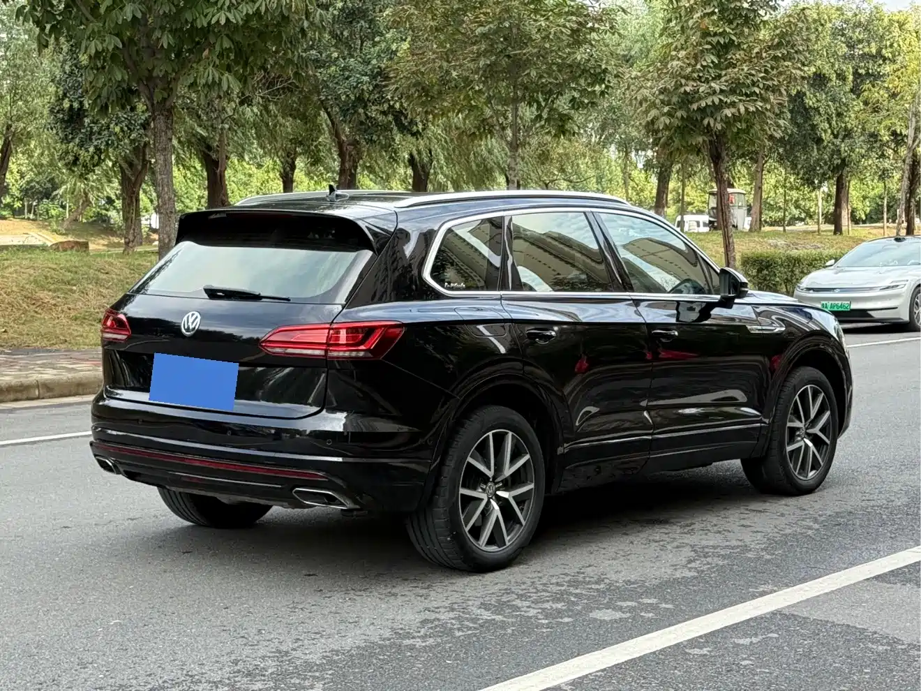 Фото 4 - Volkswagen Touareg