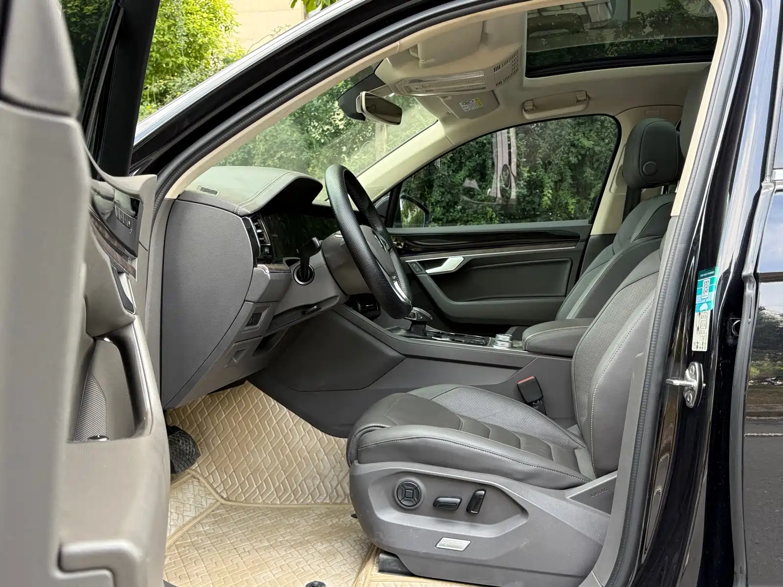 Фото 7 - Volkswagen Touareg