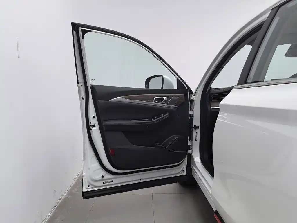 Skyworth Auto Skyworth HT-i 2024 2023 1.5L PHEV 115KM Smart Dragon Edition